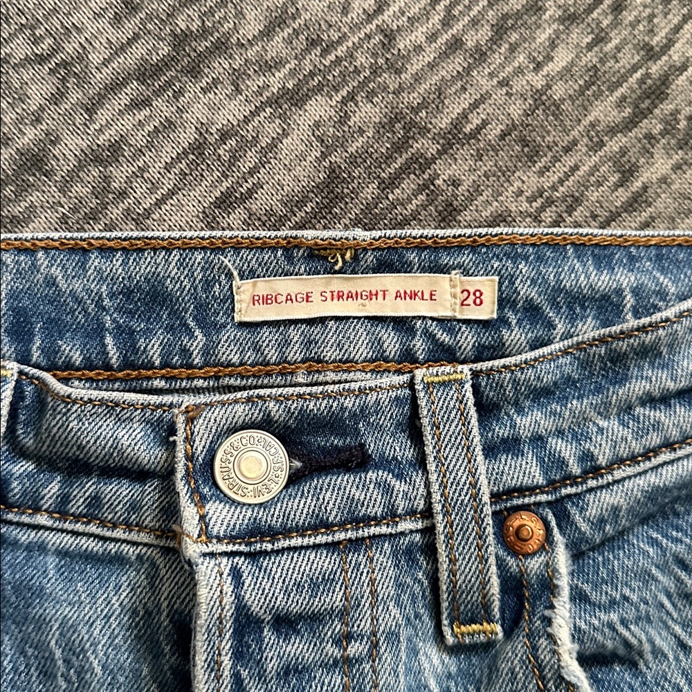 Levi’s Premium Ribcage Straight Ankle 28 width - Picture 7 of 13